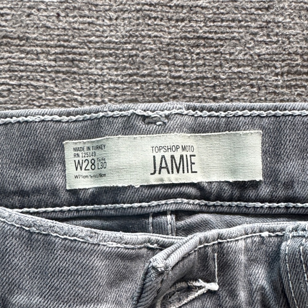 Topshop Jamie Skinny Jeans in Grey Wash